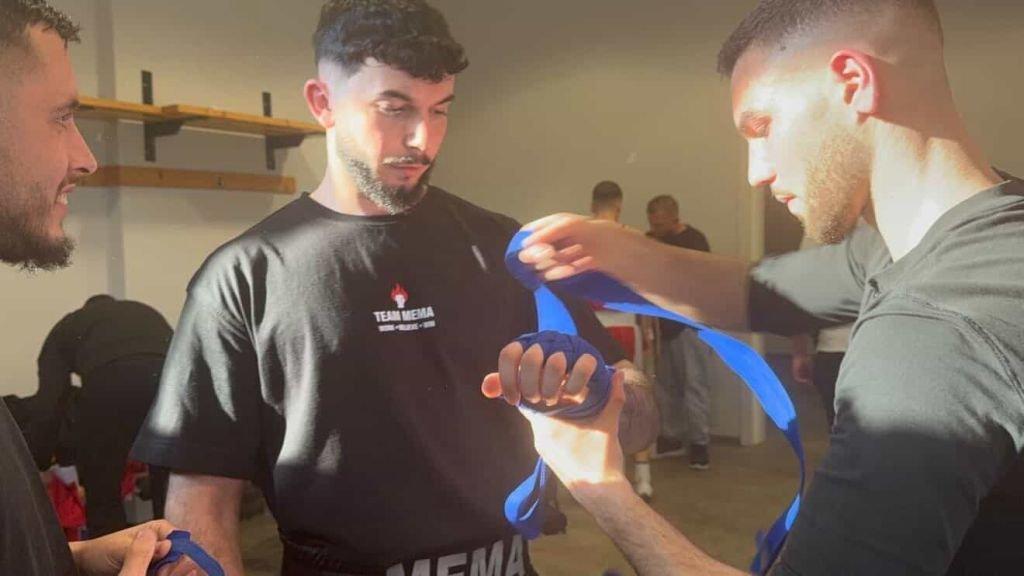 Punë gjatë ditës, stërvitje intensive në mbrëmje: Klodian Mema, boksieri nga Kukësi që nuk ndalet